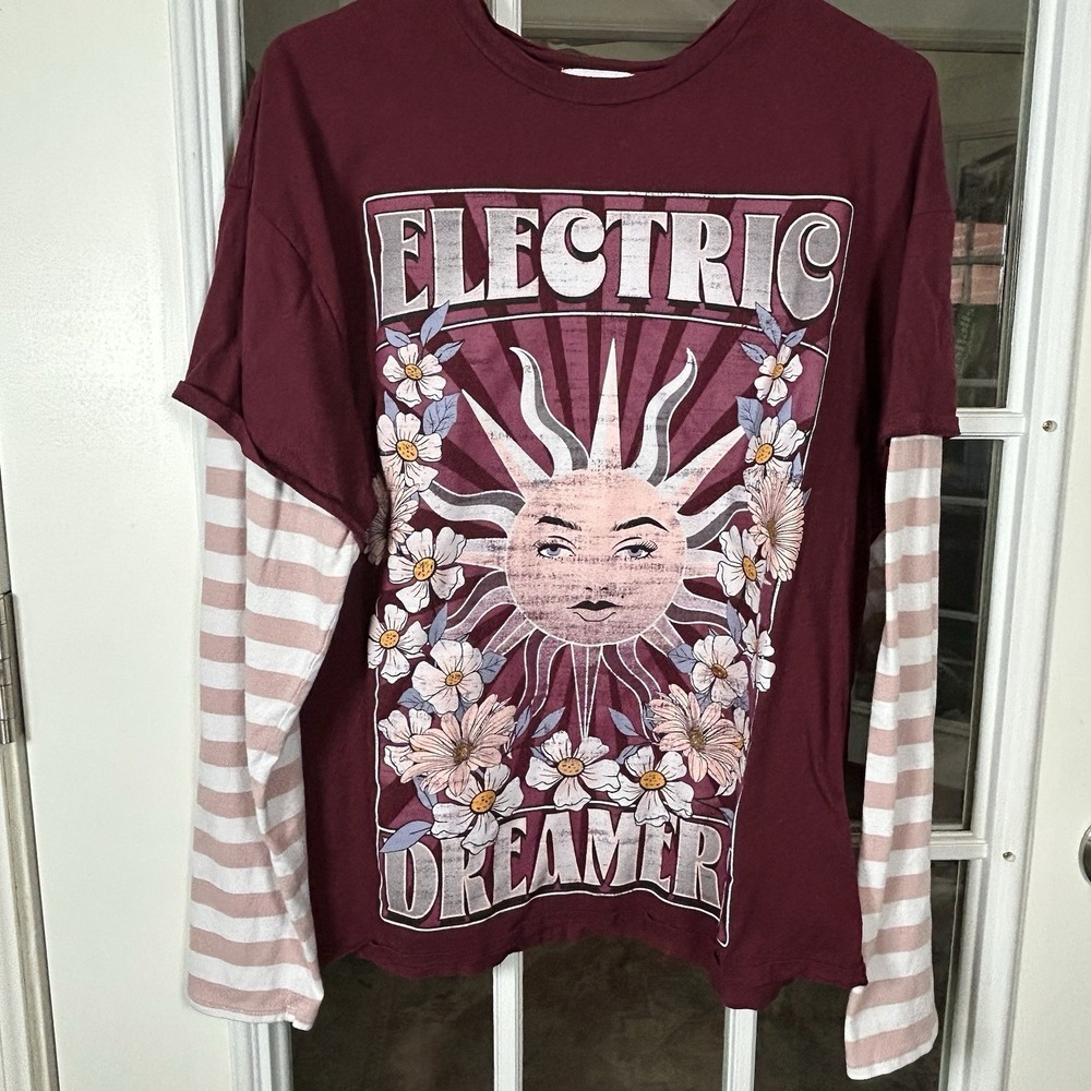 Stitch & Pine Electric Dreamer‎ Boho Celestial Sun Layered Tee